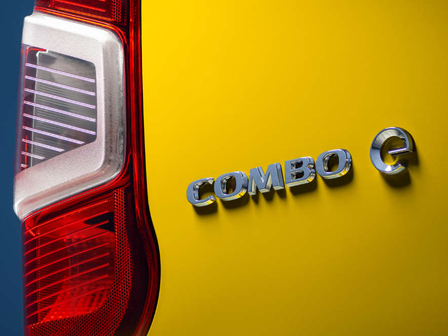 Opel Combo-e Cargo, емблема