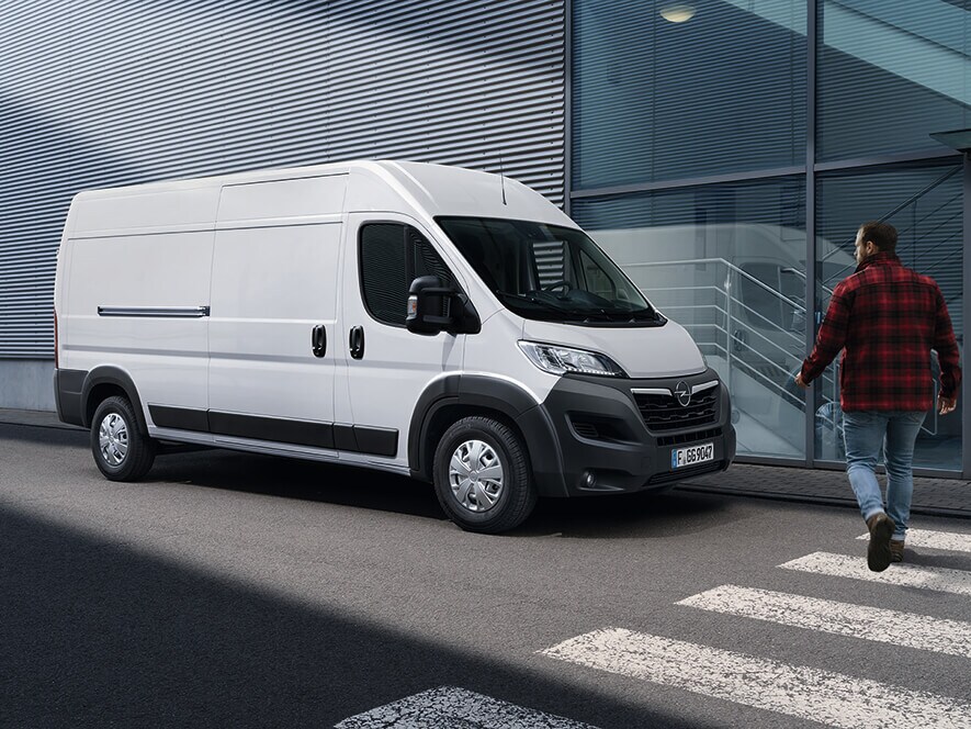 Opel Movano, зовнішній вигляд, пішохідний перехід